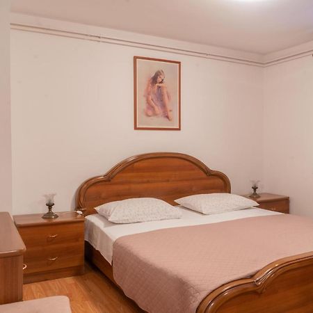 Rooms Ljubica Cres Exteriör bild