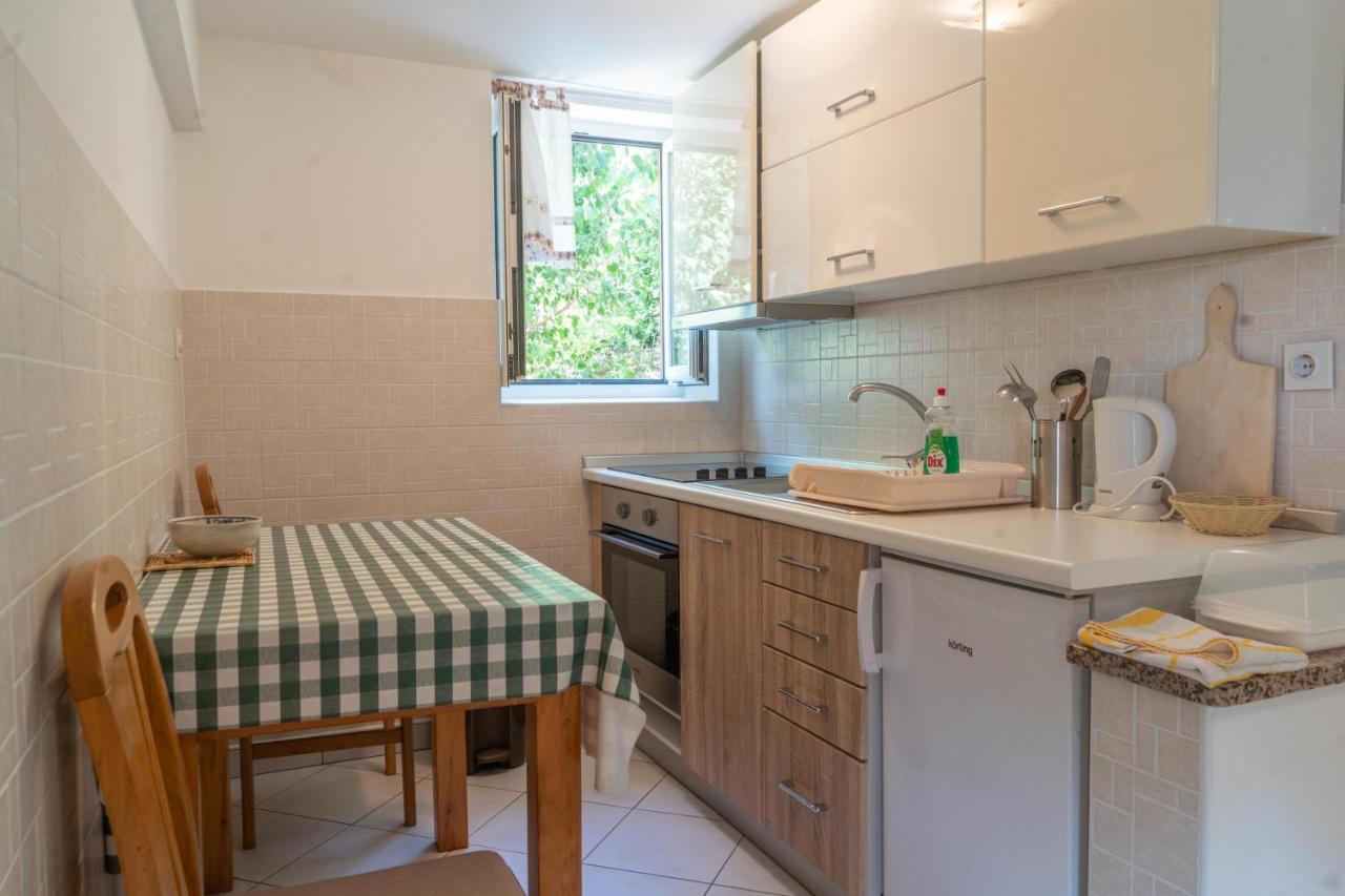 Rooms Ljubica Cres Exteriör bild