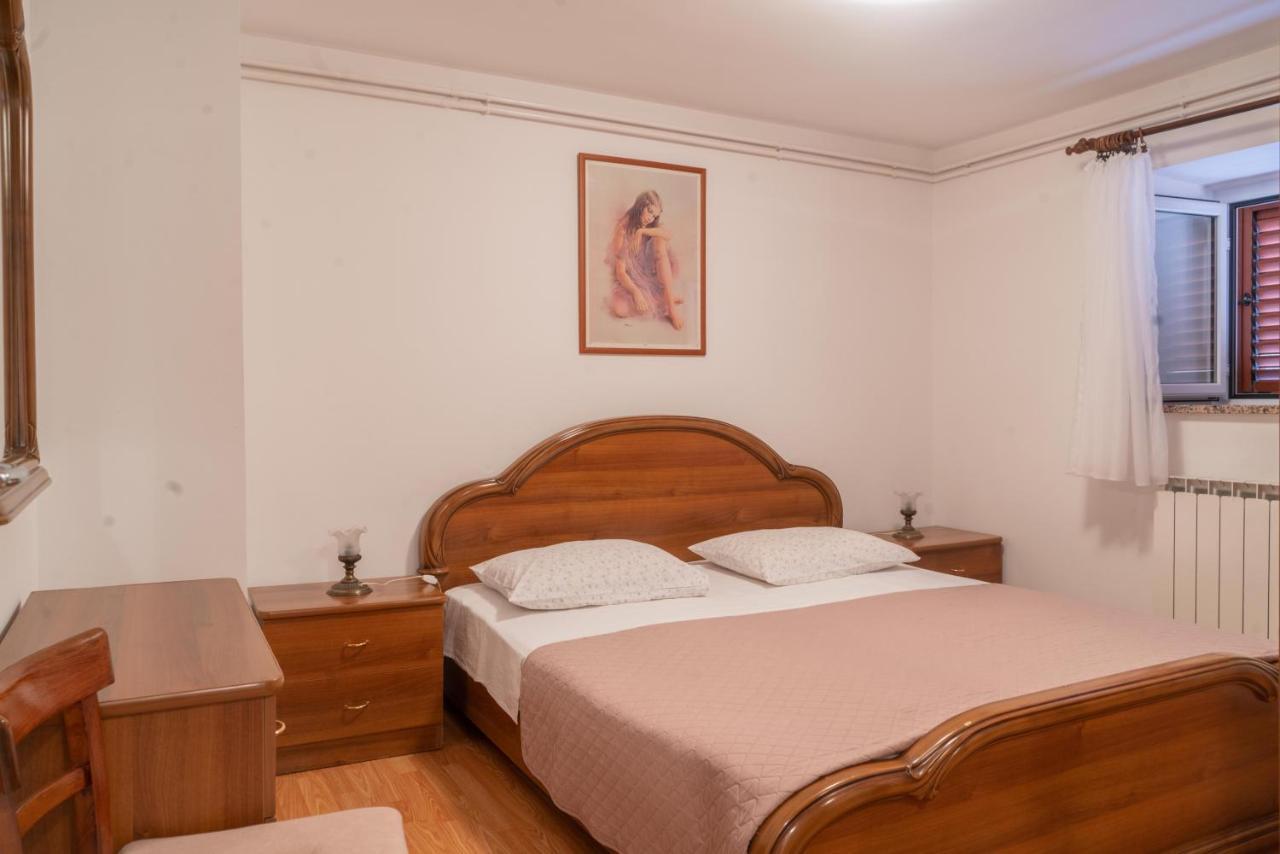Rooms Ljubica Cres Exteriör bild
