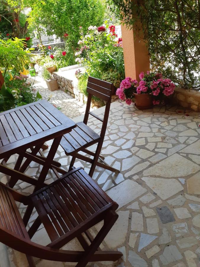 Rooms Ljubica Cres Exteriör bild